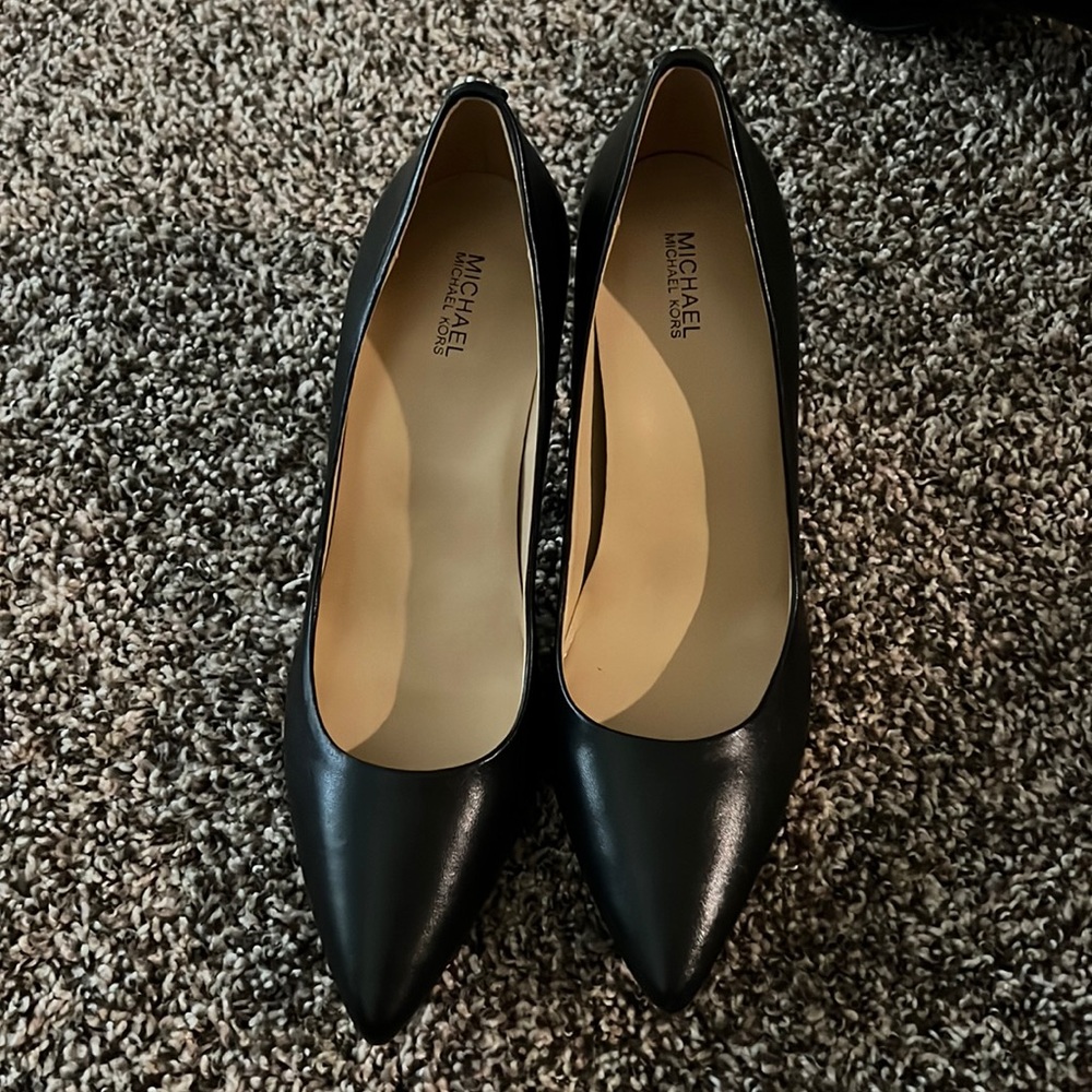 Michael Kors size 8 heels